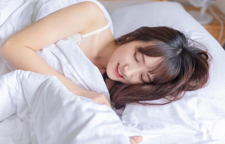 乳胶娃娃的定义与特性